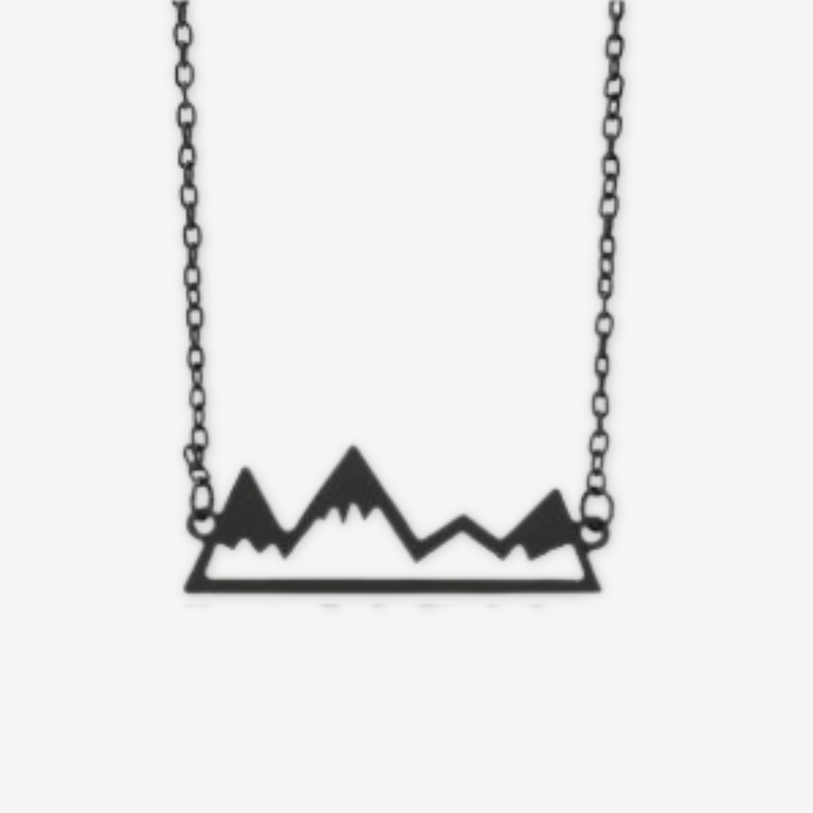 Collana con monti neri
