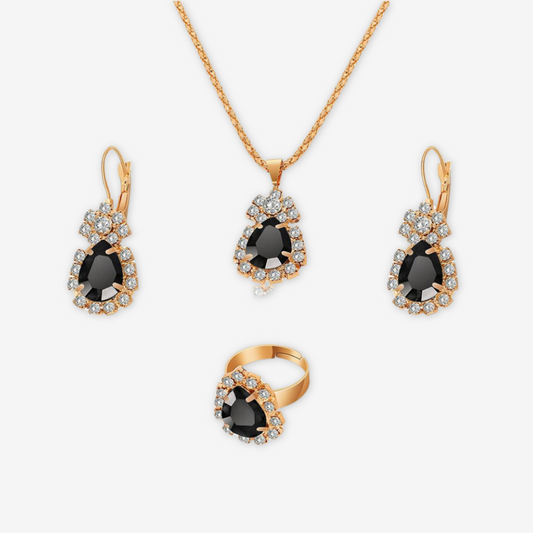 Parure Collana, orecchini e anello.