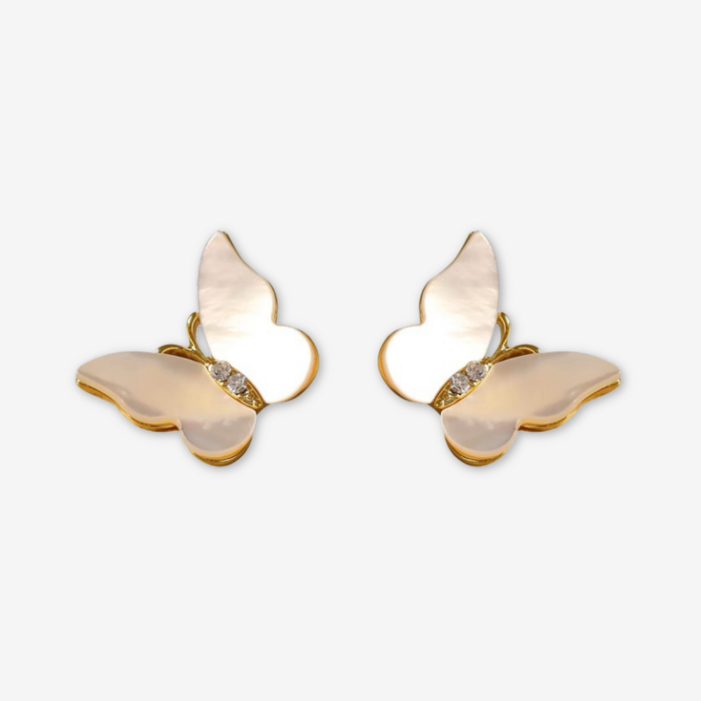 Orecchini con farfalla in argento s925.