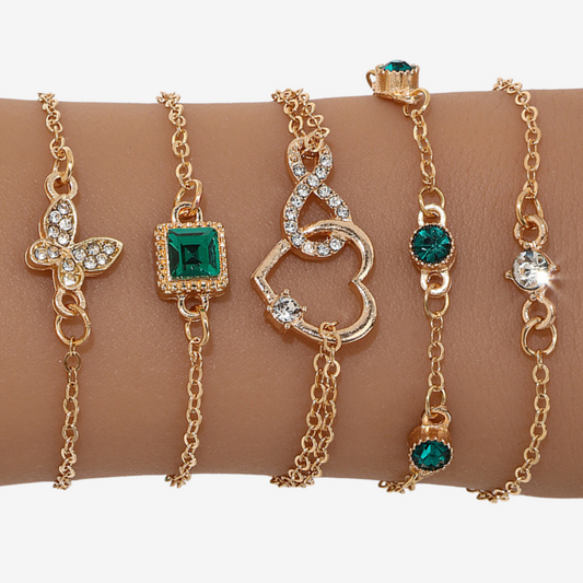 Set di 5 bracciali.