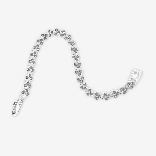 Bracciale tennis bianca a forma di cuore.