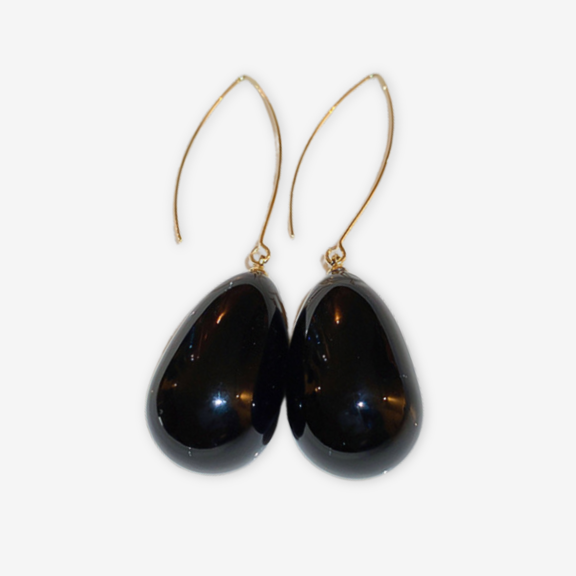 Orecchini con goccia nera in argento s925.