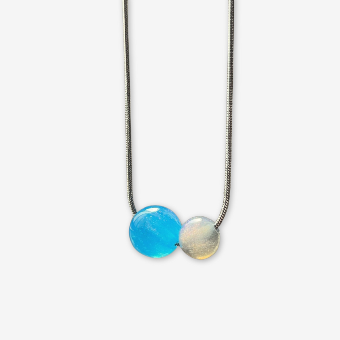 Catena perle celeste e rosa.