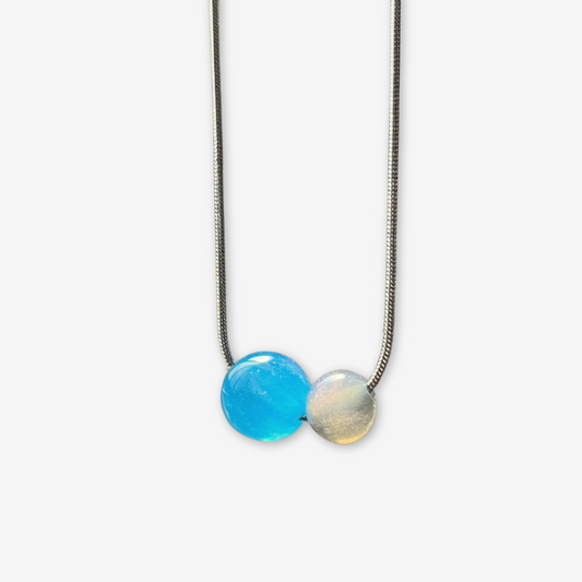 Catena perle celeste e rosa.