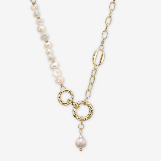 Collana perle e catena dorata.