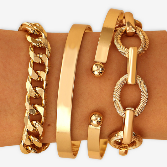Set di 4 bracciali come in foto.