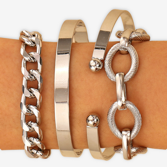 Set di 4 bracciali come in foto.