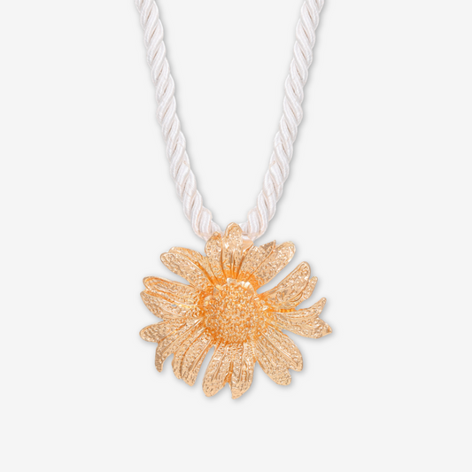 Collana medaglione grande fiore rosa.